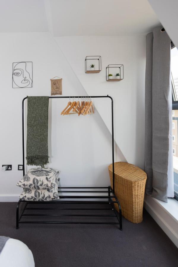 Stunning 3 Bedroom Penthouse With Terrace And Lift Londra Exterior foto