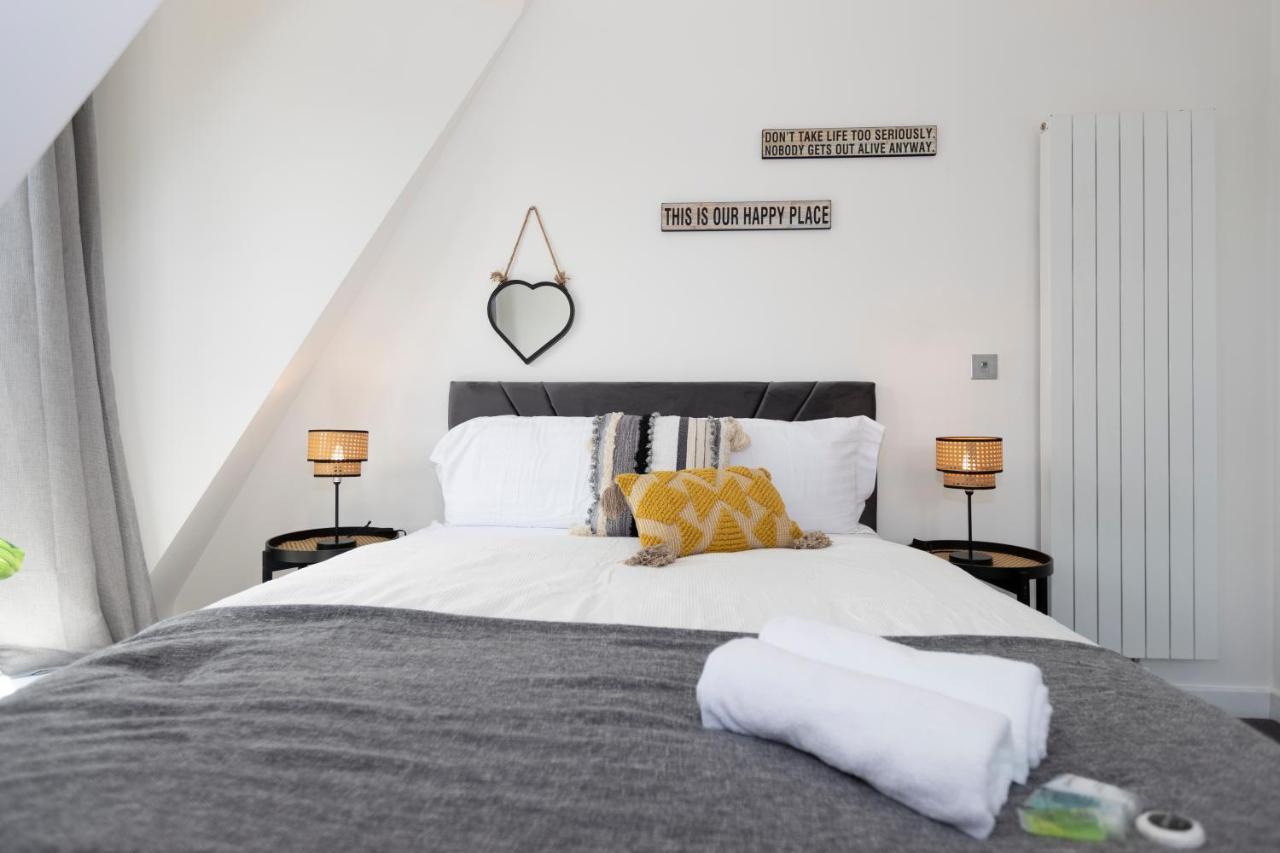 Stunning 3 Bedroom Penthouse With Terrace And Lift Londra Exterior foto