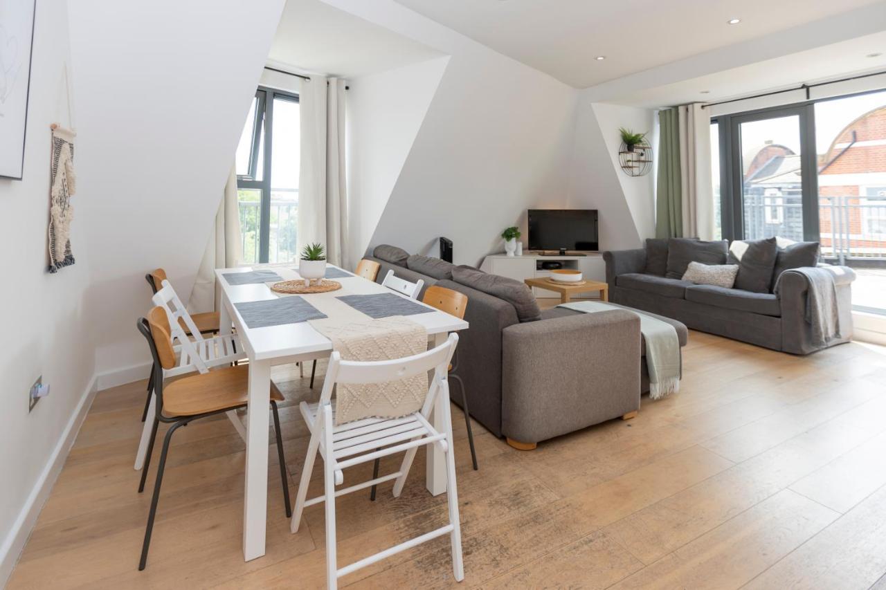 Stunning 3 Bedroom Penthouse With Terrace And Lift Londra Exterior foto